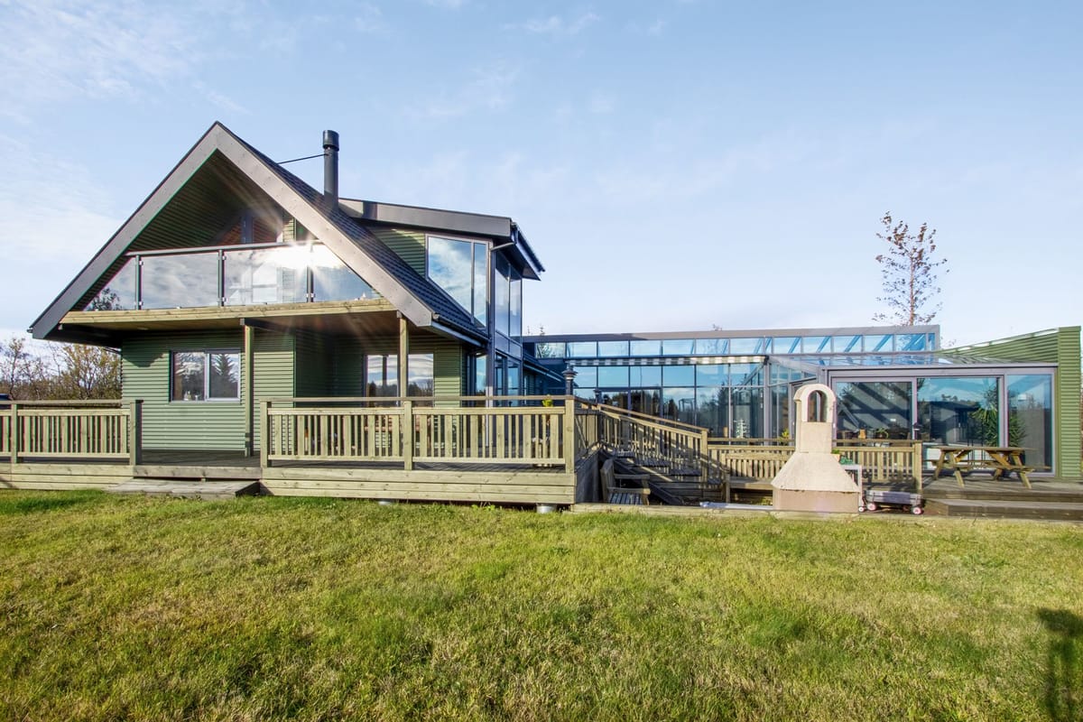 9 Best Smart Home Upgrades for Luxury Homes (Must-Know Tips)