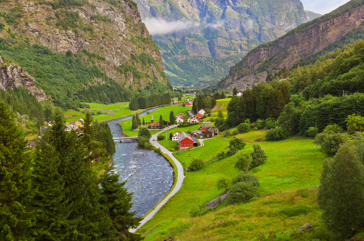 What Nordic Destinations Stand Out for Luxury Home Exchange Enthusiasts