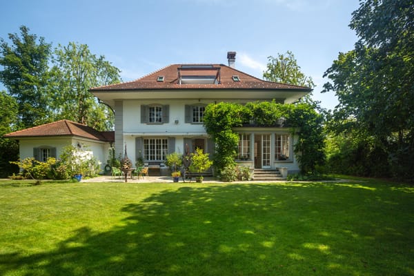 Vacation Home Handoff to Caretakers: Luxury Property Owner's Guide