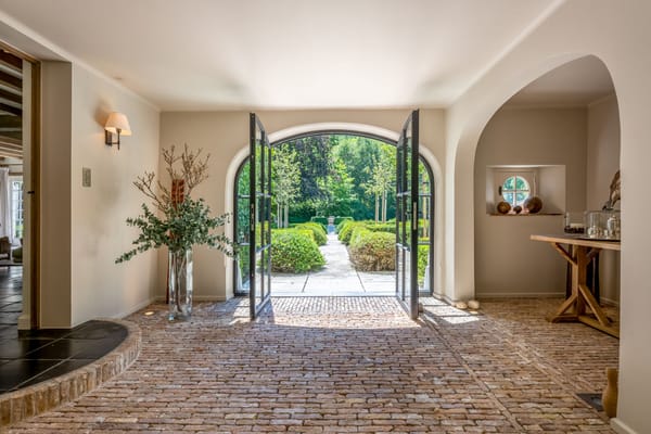 Luxury Travel Trends 2025 to Inspire Your Next Property Upgrade