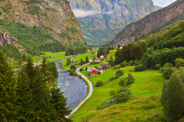 What Nordic Destinations Stand Out for Luxury Home Exchange Enthusiasts